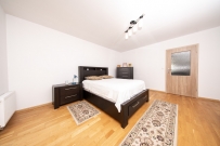 Dom 500 m&sup2;, Deszczno, Łagodzin - 2200000 zł (nr 496/2181/ODS)